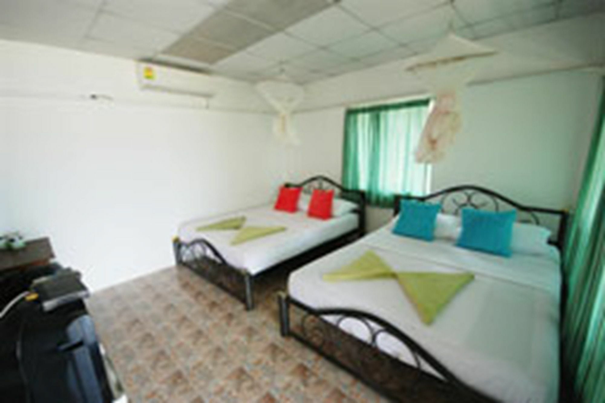 Tohko Beach Resort Ko Phi Phi Exterior foto